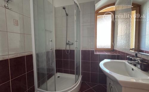 MAĎARSKO - HEJCE SUPER RODINNÝ DOM - PENZIÓN NÁDHERNÉ MIESTO.