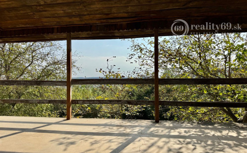 REZERVOVANÉ - MAĎARSKO - BODVASZILAS VINNÁ PIVNICA, CHATA S POZEMKOM 1500 M2.