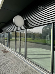 TEHELNÉ POLE - OBCHODNÝ PRIESTOR  90 M2, VHODNÝ NA OBCHOD, GASTRO, SLUŽBY