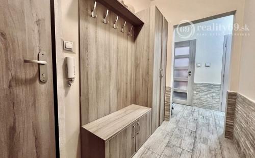 REZERVOVANÉ - FURČA - BIELOCERKEVSKÁ, PEKNÝ 3 IZBOVÝ BYT, LODŽIA.