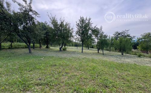 SUPER  CENA ! - SLANSKÉ NOVÉ MESTO - 2 IZBOVÝ RD, GARÁŽ, S PEKNÝM POZEMKOM 2.595M2.