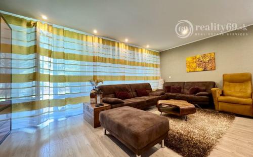 KOŠICKÁ NOVÁ VES - 4 IZBOVÝ  BYT 90 M2,  TERASA 20 M2, PREDZÁHRADKA 60 M2.