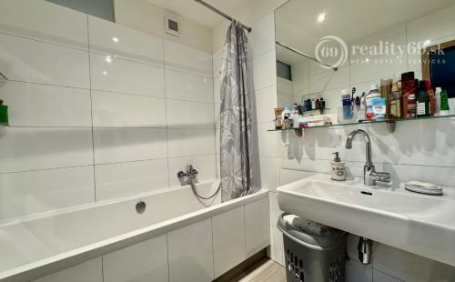 KOŠICKÁ NOVÁ VES - 4 IZBOVÝ  BYT 90 M2,  TERASA 20 M2, PREDZÁHRADKA 60 M2.