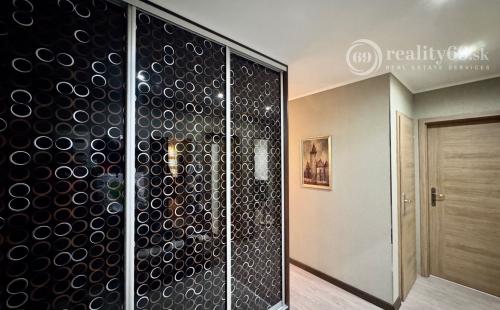 KOŠICKÁ NOVÁ VES - 4 IZBOVÝ  BYT 90 M2,  TERASA 20 M2, PREDZÁHRADKA 60 M2.