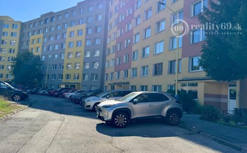 DARGOVSKÝCH HRDINOV -  MAUREROVA PEKNÝ 3 IZBOVÝ BYT, LOGGIA, PIVNICA