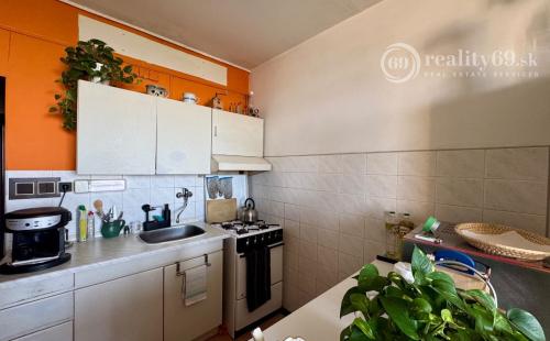 DARGOVSKÝCH HRDINOV -  MAUREROVA PEKNÝ 3 IZBOVÝ BYT, LOGGIA, PIVNICA