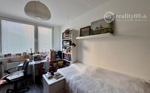 DARGOVSKÝCH HRDINOV -  MAUREROVA PEKNÝ 3 IZBOVÝ BYT, LOGGIA, PIVNICA