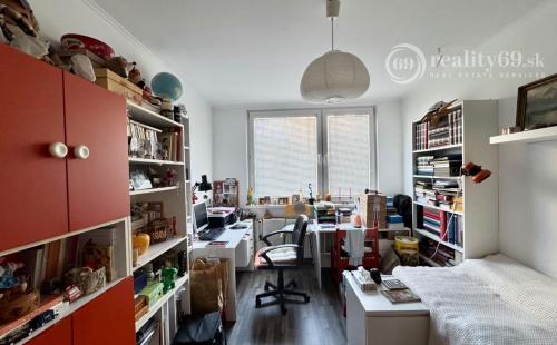 DARGOVSKÝCH HRDINOV -  MAUREROVA PEKNÝ 3 IZBOVÝ BYT, LOGGIA, PIVNICA