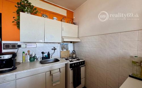 DARGOVSKÝCH HRDINOV -  MAUREROVA PEKNÝ 3 IZBOVÝ BYT, LOGGIA, PIVNICA