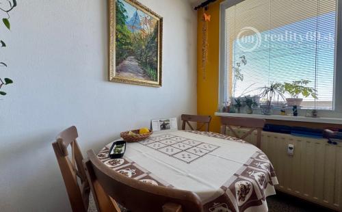 DARGOVSKÝCH HRDINOV -  MAUREROVA PEKNÝ 3 IZBOVÝ BYT, LOGGIA, PIVNICA