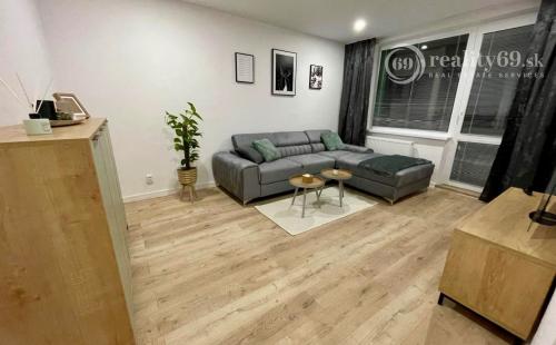 JAZERO - GALAKTICKÁ 2 IZBOVÝ BYT PRE NÁROČNÉHO KLIENTA - TOP REKONŠTRUKCIA.