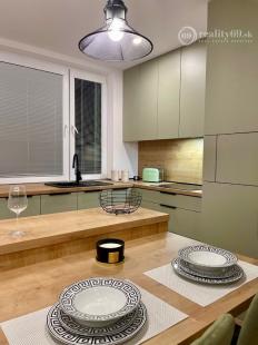 JAZERO - GALAKTICKÁ 2 IZBOVÝ BYT PRE NÁROČNÉHO KLIENTA - TOP REKONŠTRUKCIA.