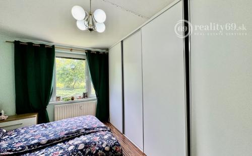 REZERVOVANÉ - JAZERO - LADOŽSKÁ PEKNÝ 3 IZBOVÝ BYT PO REKONŠTRUKCII 65 M2 + LODŽIA A PIVNICA.