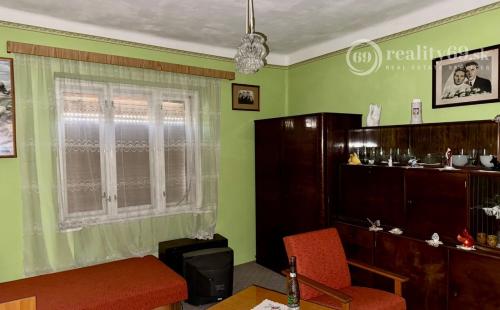 MAĎARSKO - PEKNÝ 2 IZBOVÝ RODINNÝ DOM, 2 x GARÁŽ, POZEMOK 800 M2