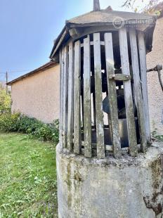 MAĎARSKO - PEKNÝ 2 IZBOVÝ RODINNÝ DOM, 2 x GARÁŽ, POZEMOK 800 M2