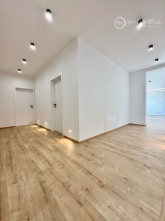 HANISKA - KVALITNÁ NOVOSTAVBA 4 IZBOVÉHO RD, GARÁŽOVÉ STÁTIE, TERASA.