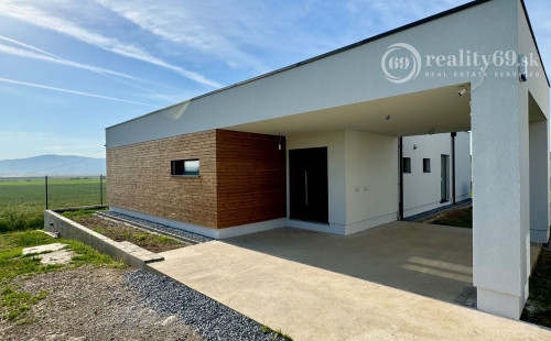 HANISKA - KVALITNÁ NOVOSTAVBA 4 IZBOVÉHO RD, GARÁŽOVÉ STÁTIE, TERASA.