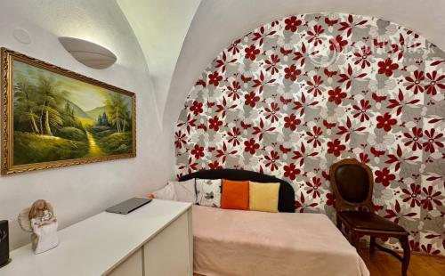 HISTORICKÉ CENTRUM MESTA - HLAVNÁ ULICA PEKNÝ PAVLAČOVÝ BYT 62 M2.