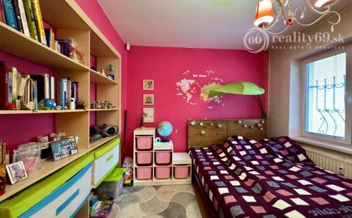 STARÉ MESTO - KOMENSKÉHO SUPER 3 IZBOVÝ TEHLOVÝ BYT 120 M2.