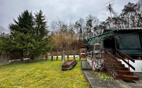 MAĎARSKO - MESZES 2 IZBOVÁ CHATA PRI JAZERE S TERASOU