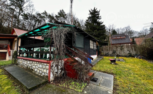 MAĎARSKO - MESZES 2 IZBOVÁ CHATA PRI JAZERE S TERASOU