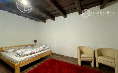 MAĎARSKO - MESZES PEKNÝ 4 IZBOVÝ GAZDOVSKÝ DOM, PO REKONŠTRUKCII - VEĽKÝ POZEMOK 2.425 M2