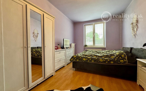 STARÉ MESTO - KOMENSKÉHO SUPER 3 IZBOVÝ TEHLOVÝ BYT 120 M2.