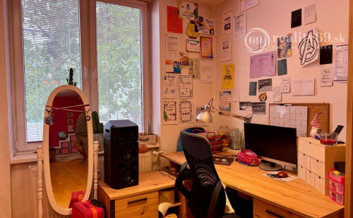 STARÉ MESTO - KOMENSKÉHO SUPER 3 IZBOVÝ TEHLOVÝ BYT 120 M2.