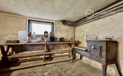 MAĎARSKO - SZENDRO - PEKNÝ 3 IZBOVÝ RODINNÝ DOM, GARÁŽ