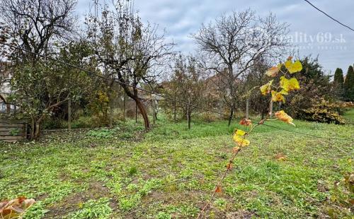 MAĎARSKO - SZENDRO - PEKNÝ 3 IZBOVÝ RODINNÝ DOM, GARÁŽ