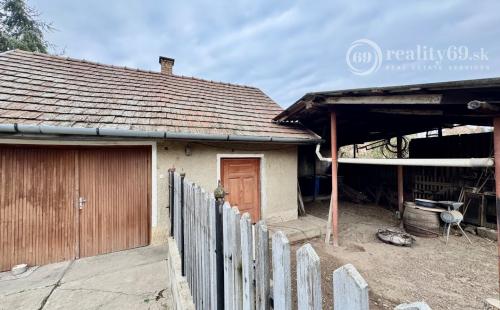 MAĎARSKO - SZENDRO - PEKNÝ 3 IZBOVÝ RODINNÝ DOM, GARÁŽ