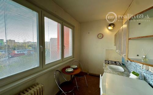 REZERVOVANÉ - TERASA - ONDAVSKÁ - 1 IZBOVÝ BYT 28 M2 -  V TOP LOKALITE