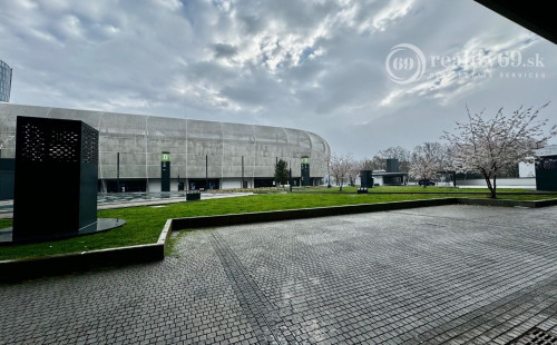 TEHELNÉ POLE - OBCHODNÝ PRIESTOR  90 M2, VHODNÝ NA OBCHOD, GASTRO, SLUŽBY