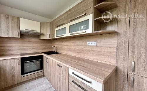 FURČA - KURSKÁ 85 M2, PO REKONŠTRUKCII, LODŽIA, PLASTOVÉ OKNÁ.