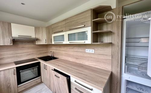 FURČA - KURSKÁ 85 M2, PO REKONŠTRUKCII, LODŽIA, PLASTOVÉ OKNÁ.