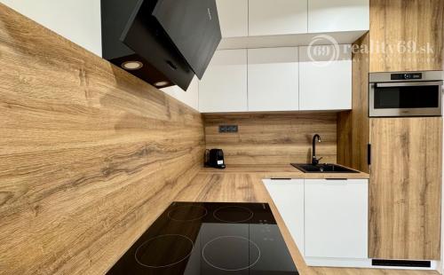 JUH - KRIVÁ -  2 IZBOVÝ SUPER MODERNÝ BYT 36 M2.