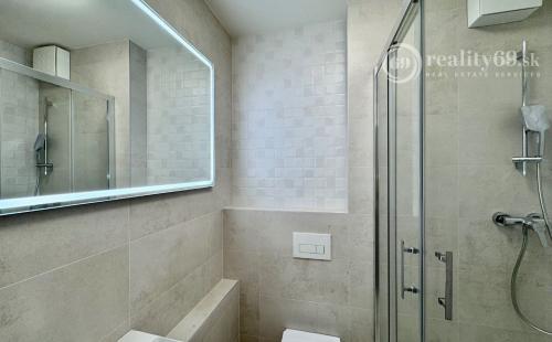 JUH - KRIVÁ -  2 IZBOVÝ SUPER MODERNÝ BYT 36 M2.