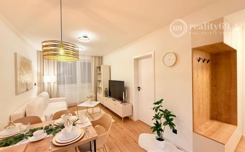 JUH - APARTMÁNY KRIVÁ PRI AUPARKU 2 IZBOVÝ MODERNE ZARIADENÝ BYT