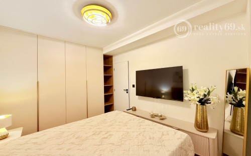 JUH - APARTMÁNY KRIVÁ PRI AUPARKU 2 IZBOVÝ MODERNE ZARIADENÝ BYT