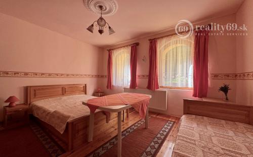 MAĎARSKO - HEJCE SUPER RODINNÝ DOM - PENZIÓN NÁDHERNÉ MIESTO.