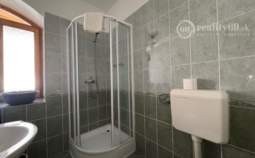 MAĎARSKO - HEJCE SUPER RODINNÝ DOM - PENZIÓN NÁDHERNÉ MIESTO.