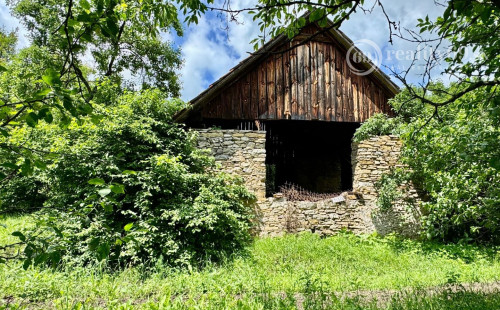 MAĎARSKO - PERKUPA  PERFEKTNÝ 4 IZBOVÝ RD V PEKNOM PROSTREDÍ.