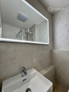 JUH - KRIVÁ -  2 IZBOVÝ SUPER MODERNÝ BYT 35 M2.