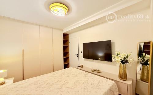 JUH - 2 IZBOVÝ MODERNE ZARIADENÝ BYT PRI AUPARKU