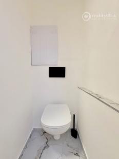 JAZERO - ČINGOVSKÁ PEKNÝ 3 IZBOVÝ BYT PO REKONŠTRUKCII 68 M2 S LODŽIOU.