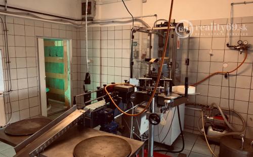 MAĎARSKO - JAZERO RAKACA - INVESTÍCIA DO PLNIČKY MINERÁLNEJ VODY SO ZÁZEMÍM.