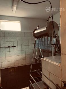 MAĎARSKO - JAZERO RAKACA - INVESTÍCIA DO PLNIČKY MINERÁLNEJ VODY SO ZÁZEMÍM.