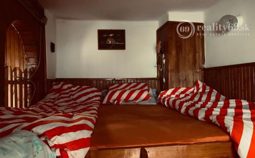 MAĎARSKO - JAZERO RAKACA - INVESTÍCIA DO PLNIČKY MINERÁLNEJ VODY SO ZÁZEMÍM.