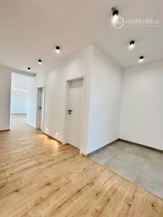 HANISKA - KVALITNÁ NOVOSTAVBA 4 IZBOVÉHO RD, GARÁŽOVÉ STÁTIE, TERASA.