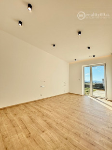 HANISKA - KVALITNÁ NOVOSTAVBA 4 IZBOVÉHO RD, GARÁŽOVÉ STÁTIE, TERASA.